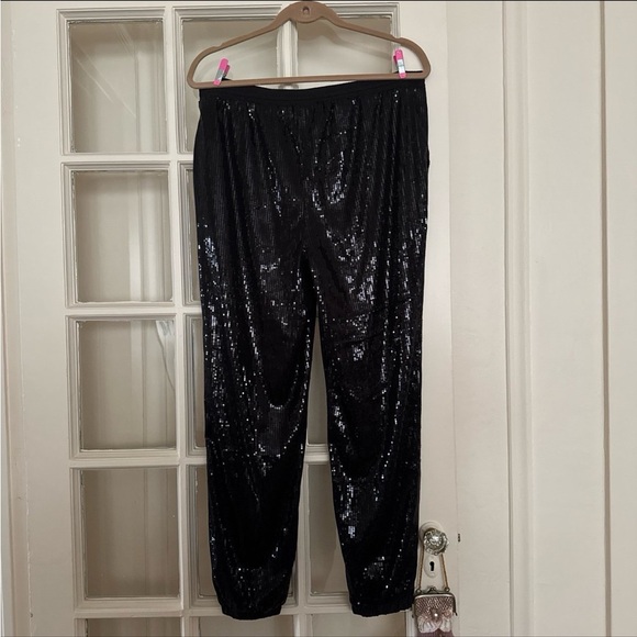 Time & Tru black sequined joggers - Picture 4 of 7